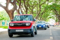 Người Hà Nội rủ nhau “đi hội xe điện”, lên đời xe xanh dễ như trở bàn tay