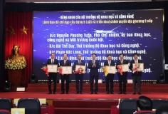 Đưa Việt Nam vào giai đoạn phát triển mới bằng KHCN, ĐMST và CĐS
