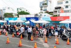 Giới tài xế công nghệ chủ động đổi xe điện tại sự kiện “Đổi xăng lấy điện” ở TP.HCM