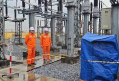 Hơn 200.000 khách hàng tại Hải Phòng bị mất điện do ảnh hưởng của bão Wipha