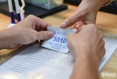 Công chức bị tạm đình chỉ nếu nhũng nhiễu người dân, doanh nghiệp