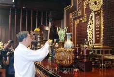 Tổng Bí thư Tô Lâm dâng hương tưởng niệm các Anh hùng, Liệt sĩ tại Điện Biên