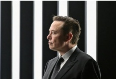 Tỷ phú Elon Musk cáo buộc Apple vi phạm luật chống độc quyền