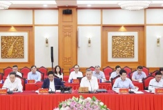 Bộ Chính trị cho ý kiến về công tác chuẩn bị Đại hội Đảng bộ thành phố Hà Nội và Đảng bộ TPHCM