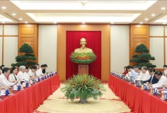 Bộ Chính trị cho ý kiến về công tác chuẩn bị Đại hội Đảng bộ MTTQ, các đoàn thể Trung ương