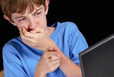 Cảnh báo: Lừa đảo, khiêu dâm từ web “đen” tấn công giới trẻ