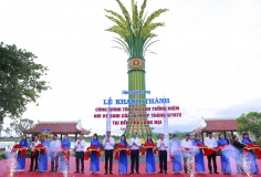 Khánh thành Khu tưởng niệm thanh niên xung phong hy sinh tại bến phà Long Đại