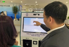 Từ ki-ốt dịch vụ công đến 'văn phòng lưu động' để phục vụ thủ tục hành chính