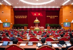 Bế mạc Hội nghị Trung ương 13