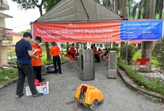 Thầy trò Trường Cao đẳng FPT Polytechnic sửa chữa miễn phí đồ điện tử giúp người dân vùng lũ Thái Nguyên