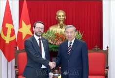 Tổng Bí thư Tô Lâm tiếp Đại sứ Anh tại Việt Nam