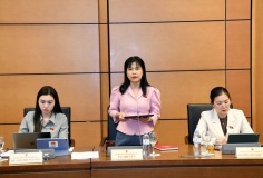 Thúc đẩy phát triển kinh tế báo chí và điều chỉnh hoạt động báo chí trên không gian mạng