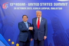 Thủ tướng Phạm Minh Chính gặp Tổng thống Hoa Kỳ Donald Trump