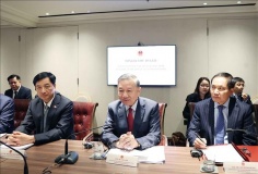 Tổng Bí thư Tô Lâm dự tọa đàm về công nghệ AI và chip bán dẫn tại Anh