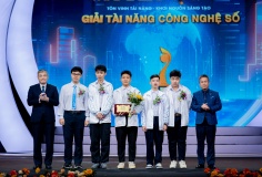 Nhóm tác giả học sinh trung học với ước mơ đưa sản phẩm số trở thành nền tảng giáo dục thông minh quốc gia