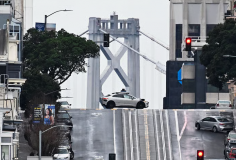 Vì sao xe tự lái chưa thể thay thế con người?