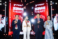 Y-FEST 2025 - Hàng chục nghìn khán giả hòa nhịp thấu cảm cùng âm nhạc và công nghệ của Viettel