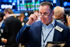 Cổ phiếu công nghệ giữ trụ chứng khoán Mỹ, dầu thô vững giá sau tin OPEC+