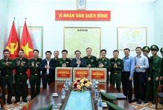 Thủ tướng thăm Đồn biên phòng tại xã biên giới vùng cao Thanh Hóa