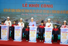 Phó Thủ tướng Thường trực Chính phủ Nguyễn Hòa Bình dự lễ khởi công dự án Trường nội trú liên cấp Tiểu học – THCS Sơn Kim 1