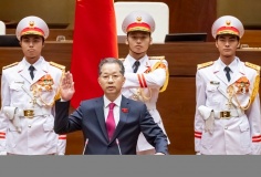 Chánh án Tòa án nhân dân Tối cao Nguyễn Văn Quảng tuyên thệ nhậm chức