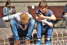 Đan Mạch tiến tới cấm trẻ em dưới 15 tuổi truy cập mạng xã hội