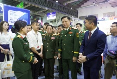 Viettel giới thiệu nhiều công nghệ tại Hội chợ kết nối giao thương Việt Nam – Lào