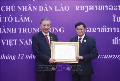 Tổng Bí thư Tô Lâm nhận Huân chương Vàng Quốc gia của Nhà nước Lào