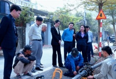 Lãnh đạo xã Vân Đình kiểm tra tiến độ thi công hệ thống nước sạch trên địa bàn