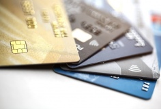 Từ tháng 1/2026, phải ra trực tiếp ngân hàng mới được phát hành thẻ ATM