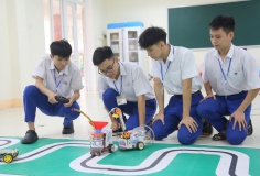 Từ đam mê robot đến giải Nhất sân chơi công nghệ