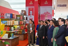 Nhà xuất bản Chính trị quốc gia Sự thật trưng bày gần 300 đầu sách tại Đại hội Đảng XIV