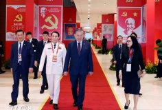 Ngày làm việc đầu tiên Đại hội đại biểu toàn quốc lần thứ XIV của Đảng