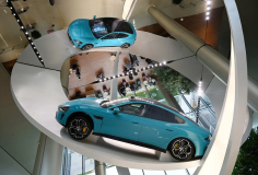 Xiaomi SU7 trở thành “kẻ hạ bệ Tesla” đầu tiên tại Trung Quốc, bán chạy hơn Model 3