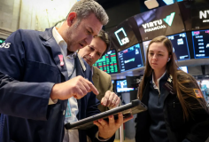 Chứng khoán Mỹ lập kỷ lục nhờ cổ phiếu Big Tech, giá dầu tăng 3%