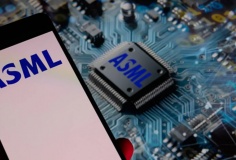 ASML nhận đơn đặt hàng kỷ lục, lạc quan về năm 2026 nhờ làn sóng AI