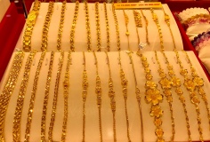 Giá vàng lao dốc tiếp 9 triệu đồng/lượng