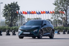 Người dùng Việt chấm điểm VinFast VF 7: Đây là chiếc xe vượt mọi kỳ vọng, từ thiết kế đến trải nghiệm