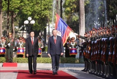 Lễ đón trọng thể Tổng Bí thư Tô Lâm tại thủ đô Vientiane (Lào)