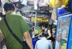 Vĩnh Long: Quản lý thị trường xử phạt cơ sở kinh doanh thuốc lá điếu nhập lậu