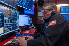 Chứng khoán Mỹ giảm điểm sau báo cáo việc làm, giá dầu đi lên