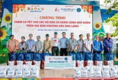 Phúc Sinh và K Coffee trao 750 phần quà, 130 triệu đồng chia sẻ yêu thương dịp Tết 2026