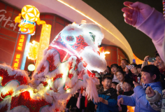 Các công ty Trung Quốc chi hàng trăm triệu USD để quảng bá sản phẩm AI dịp Tết