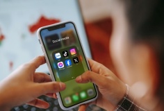 Gen Y, Gen Z: Ai chọn Facebook, ai chọn Zalo?