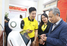 Robot Lễ tân AI xuất hiện tại Trung tâm hành chính xã Quỹ Nhất, Ninh Bình: Dấu mốc mới của chuyển đổi số cơ sở