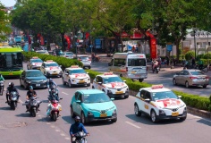 Đến năm 2030 100% xe taxi của Hà Nội sẽ chạy bằng điện, năng lượng xanh