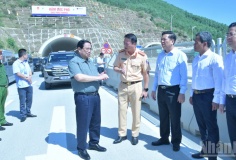 Thủ tướng Phạm Minh Chính đi kiểm tra các dự án giao thông trọng điểm khu vực miền Trung