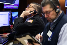 Chứng khoán Mỹ đảo chiều ngoạn mục giữa chiến sự ở Iran, giá dầu tăng vọt vì eo Hormuz đóng cửa