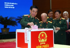 Lãnh đạo Bộ Quốc phòng bỏ phiếu bầu cử