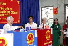 Nguyên Chủ tịch nước Nguyễn Minh Triết đi bầu cử tại Thành phố Hồ Chí Minh